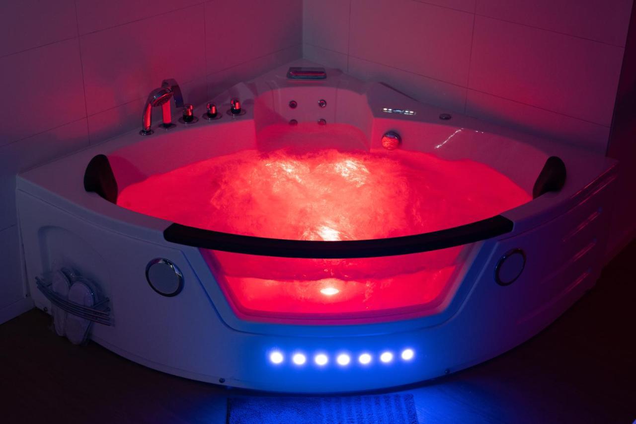 Capsule Nature & Photos - Jacuzzi - Netflix & Home Cinema - Ps5 & Jeu Thun-Saint-Martin Ngoại thất bức ảnh